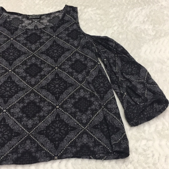 Papermoon Stitch Fix cold shoulder top - size - Small - Picture 5 of 8